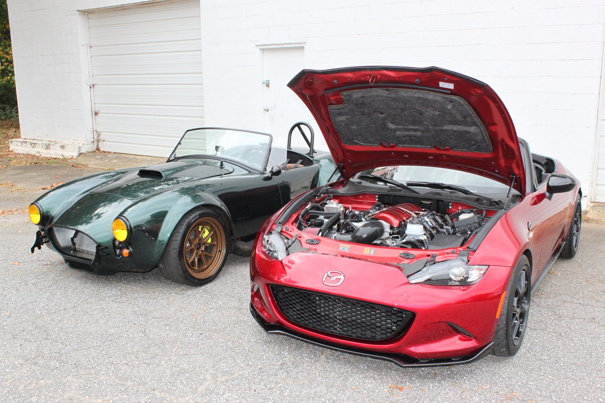 3SP_posts's tweet image. Is it the new &amp;amp; improved version.....or the next best thing to it??
Depends on your perspective and what you value as an enthusiast!
#MiataSS #V8 #LS3 #V8NDMiata #500hpMiata #theBestIdeaEver #21stCenturyShelbyCobra #collectorcars