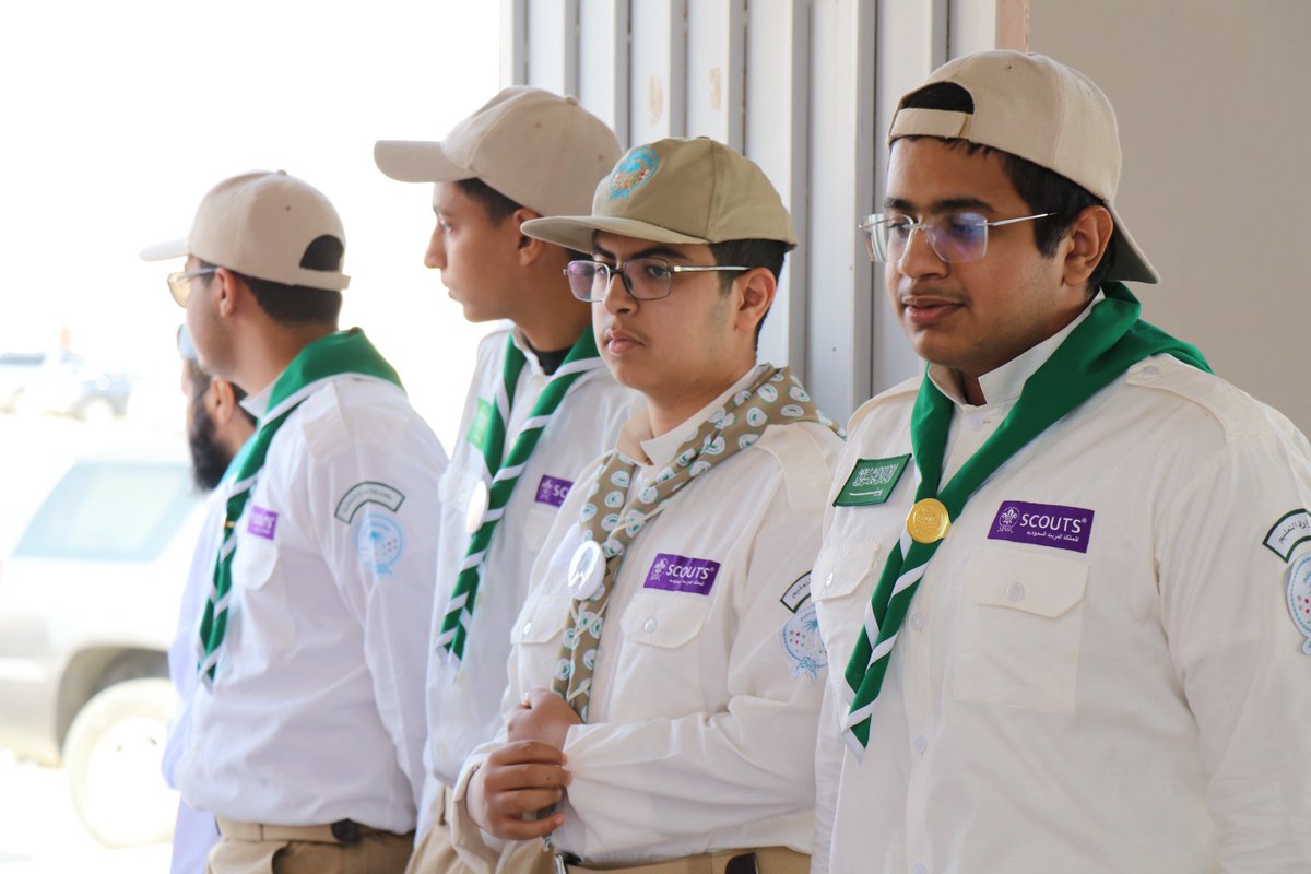 RowadBur's tweet image. أقامت مدارس الرواد الأهلية ببريدة تدريبات رياضية ضمن الأسبوع الرياضي من ملتقى الريادة الطلابي، بإشراف الكابتن إبراهيم الرشودي، وبمشاركة طلاب من ثانوية العبودي وثانوية القيروان.

شهد البرنامج تفاعلًا وحماسًا كبيرين من الطلاب، وفي ختام اليوم كرّمت إدارة المدرسة الكابتن إبراهيم…