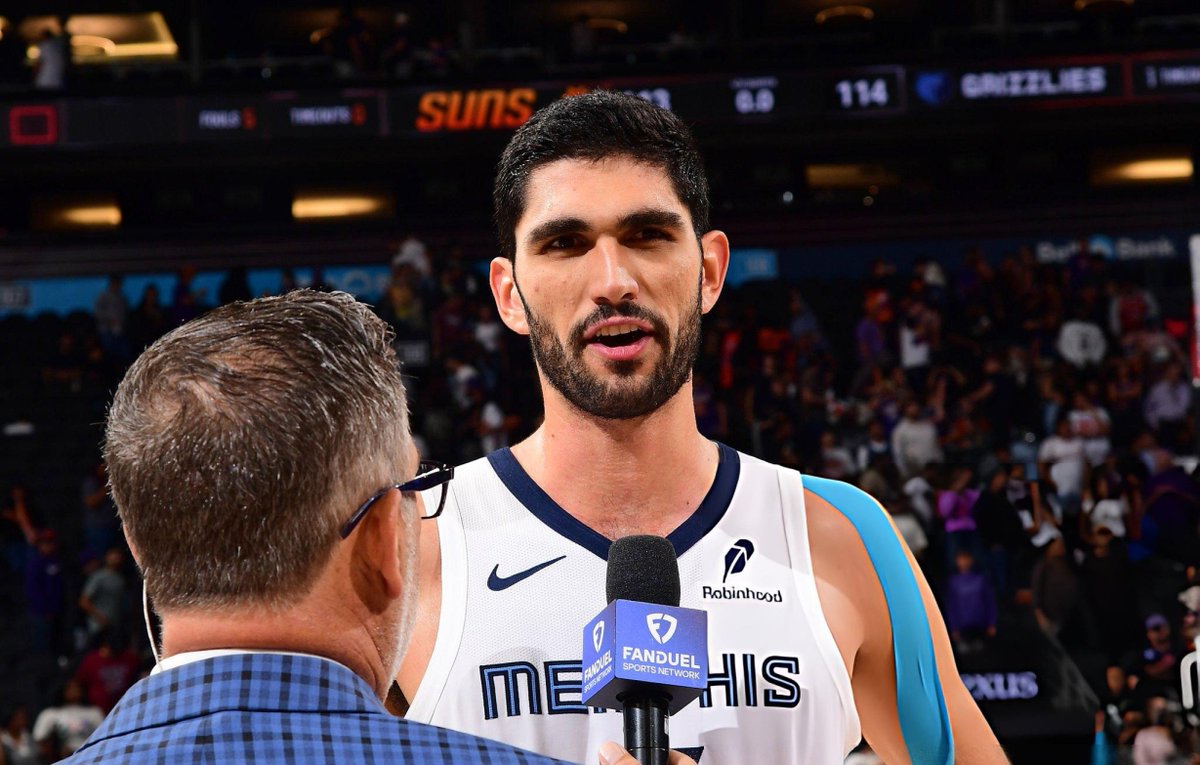 Santiago Aldama en la victoria contra los Suns:

14 PTS
10 REB
5 ASI
3 STL
6/12 FG - 2/5 3P

GRAN juego de Santiago, igual que el pasado, sobre todo en defensa, algo que desde novato se le venia pidiendo mucho.

Así si Santi querido, Slim Pain. 🇪🇸