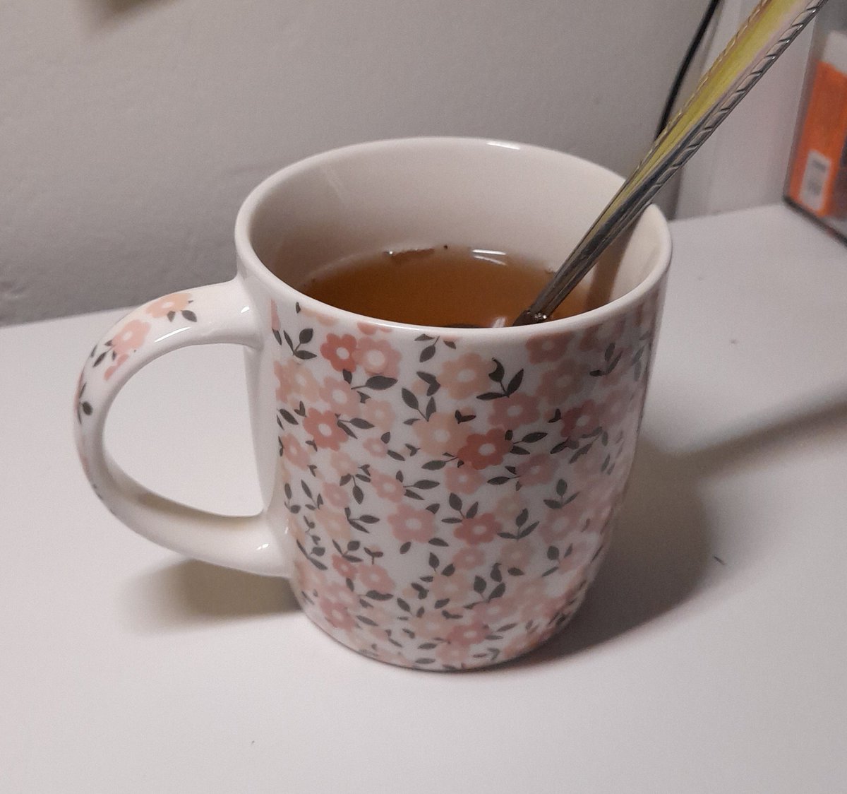 Lo de ayer y hoy, estoy atrasada en varios temas porque viajé el último fin de semana, por lo que para este fin ya debo estar al día. Y aprovecho para presumir mi bonita taza.

#studytwt #studytwtesp