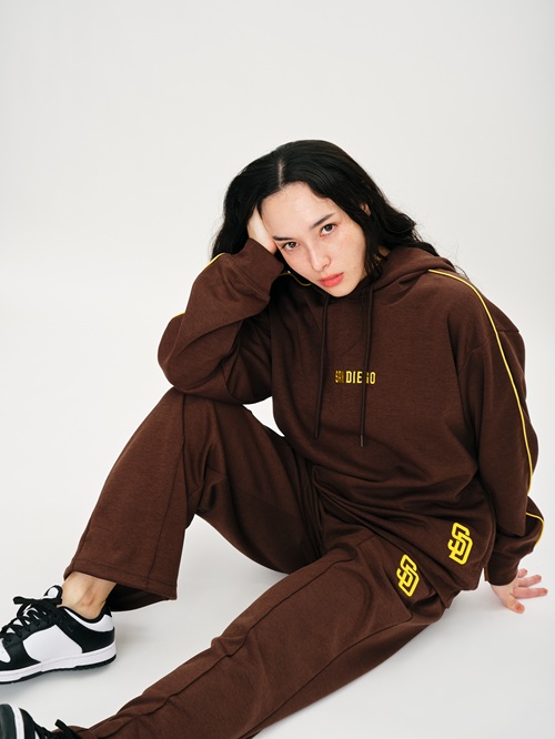 ブラウン＆ゴールドは反則級！／ パドレスファン、要チェック！ さりげ