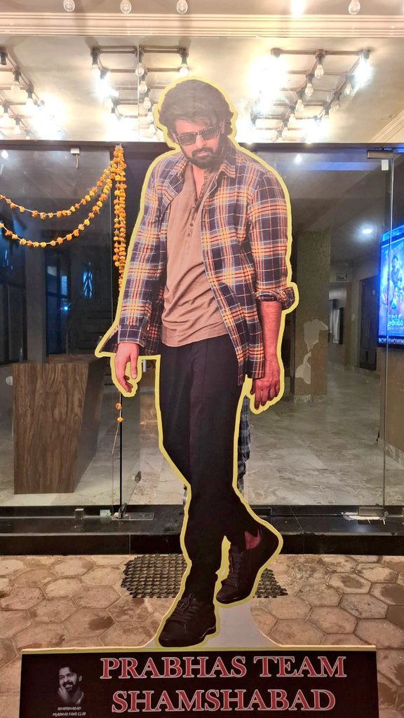 fans_pra's tweet photo. Shamshabad Bahubali mini cut out https://t.co/YrJeAIO3Eq