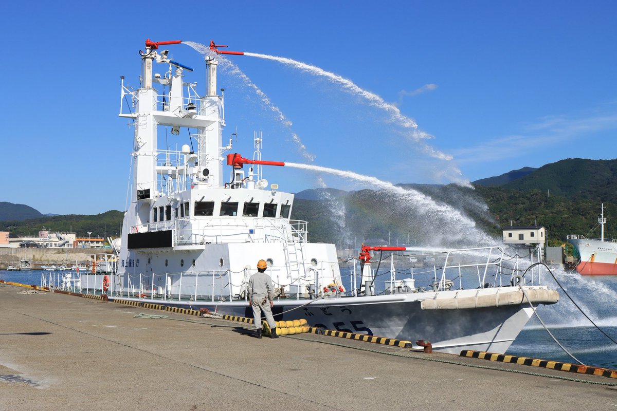F15漁船ドックへ F15漁船ドックへ