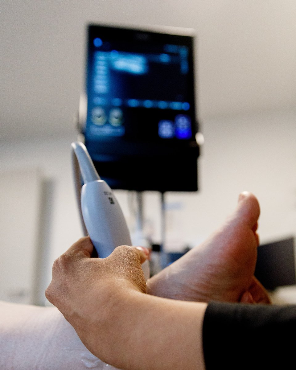 AlphSportsMed's tweet image. ICYMI . . .

WATCH: @AlphSportsMed Consultant Sport &amp;amp; Exercise Physician #DrDavidBolzonello discussing athlete recovery at professional vs community level.

instagram.com/p/DP5yKKUkWV-/

#skinandboneclinic #athleterecovery #recoverytime #performancerecovery #recoverytools