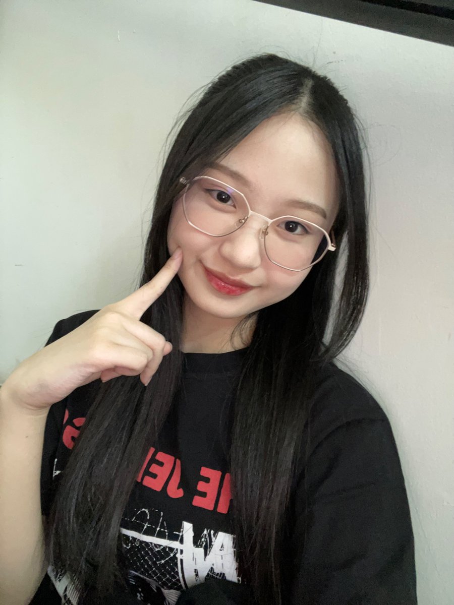 M_MikaelaJKT48's tweet photo. #Mikamis 💞🫶🏻 https://t.co/GMqWOPv69n