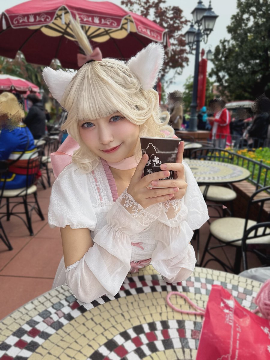 ティータイム中のおしゃれキャット🎀
#Dハロ仮装 #Dハロ仮装2025