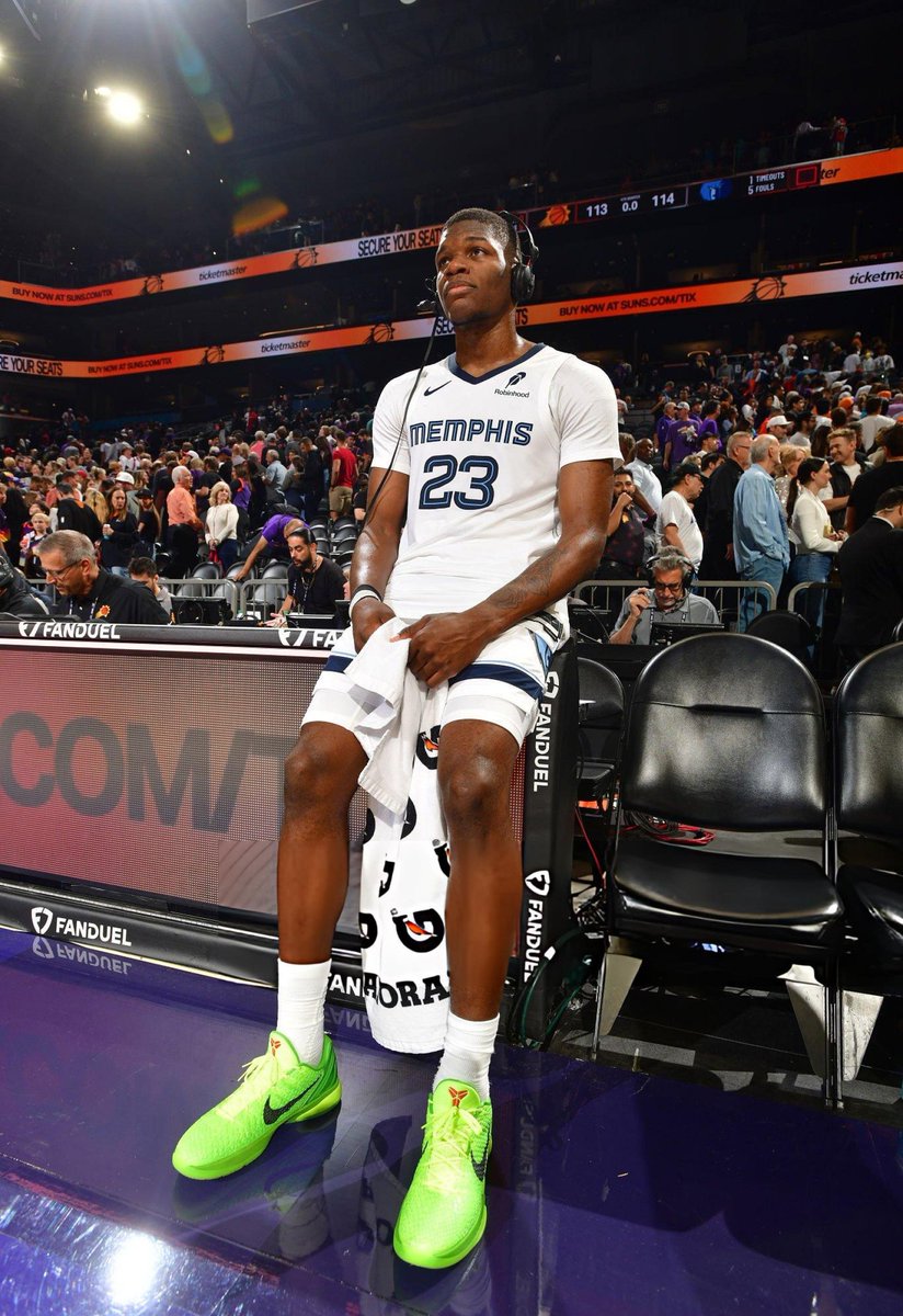 Cedric Coward a.k.a el cobarde en la victoria contra los Suns:

14 PTS
4 REB
5/10 FG - 2/3 3P

Un taponazo a Booker en pleno clutch (que estaba metiendo todo) y un triple pesadísimo para sostener la diferencia (tambien en el clutch)

Pide titularidad a gritos. 🐃