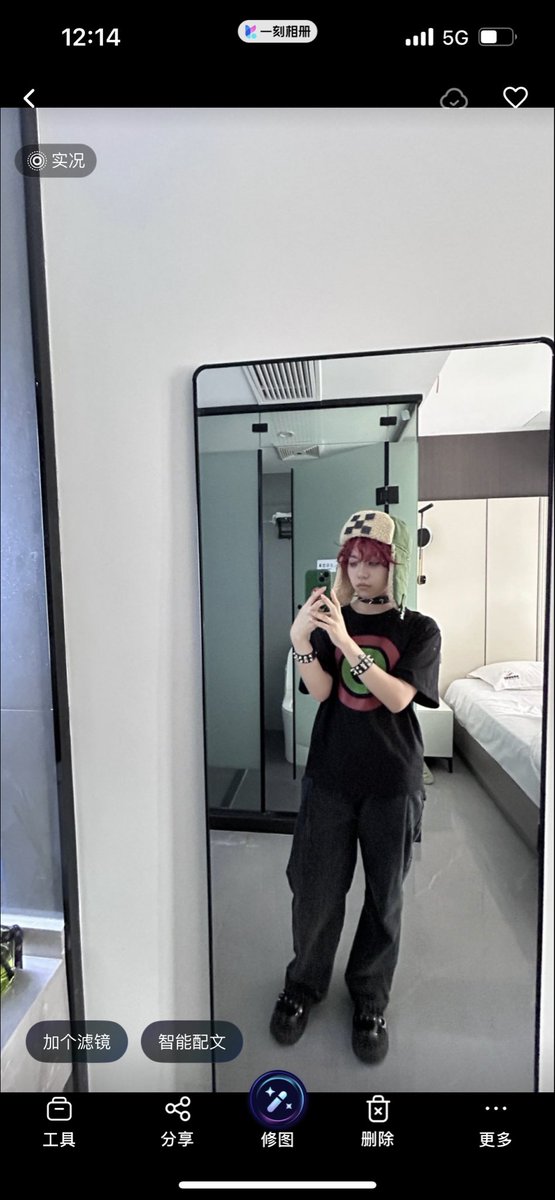 evadseeee's tweet photo. 朋友发了凯子表情包我说我出过 朋友说���看于是翻出来了kkk https://t.co/h7dXgIrocS