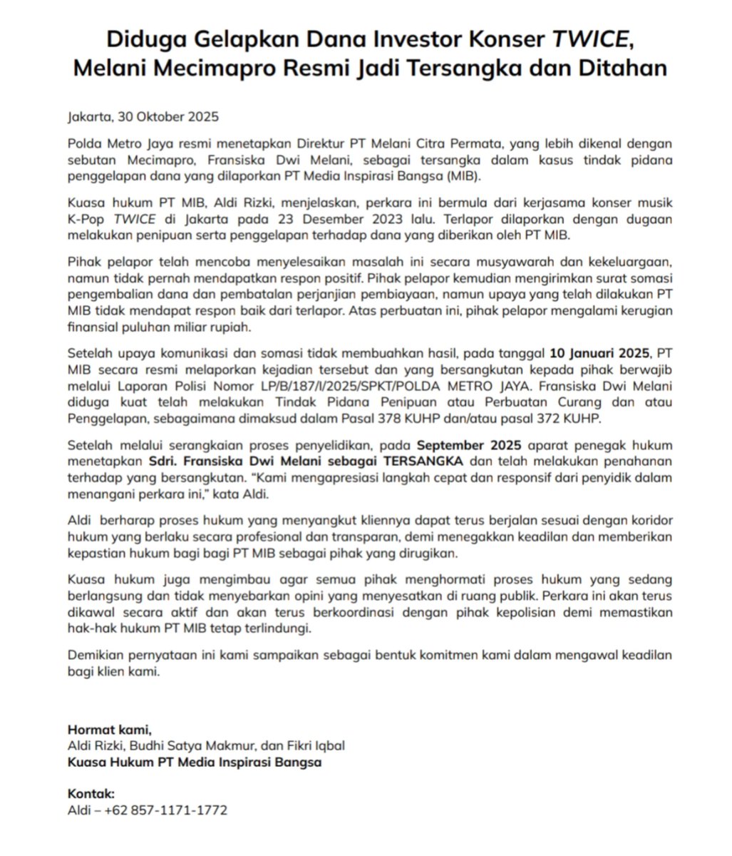 Qizlar tabiatda porno bolgan yigitlarni suratga olishadi