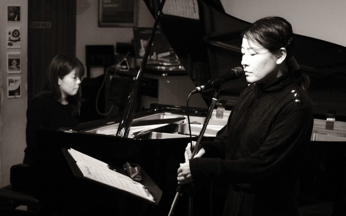 本日ピンチヒッターとしてこちらに出演することになりました。
大阪ツアーでともにした信頼と安心の由佳ちゃんとデュオ。どなたか来てくれるといいな！

🍊10/30(木)
四谷三丁目 LIVE UNTEN 45
liveunten.com
19:00 open
19:30 start　
3000円
柳原由佳(piano)　
黒沢綾(vocal)