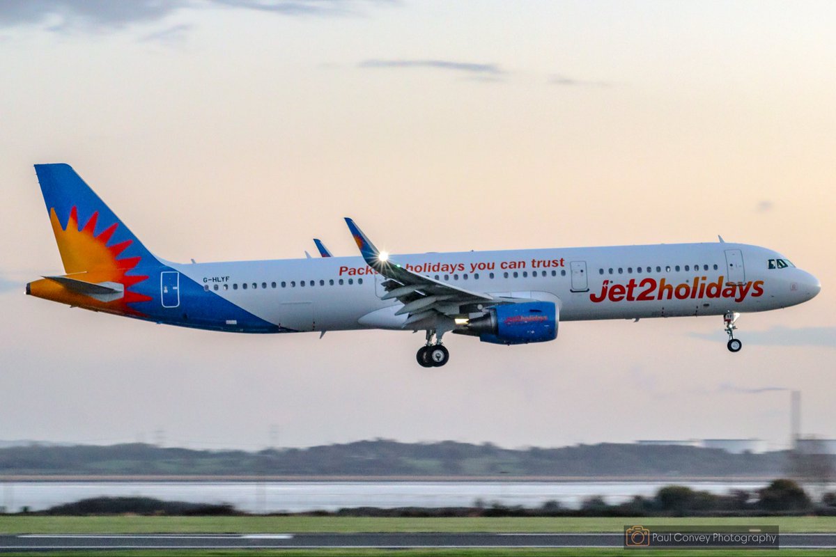 livinitlargee's tweet image. Great to capture this @jet2 @Airbus A321 coming into @LPL_Airport  last night, I would to see more of these coming into Liverpool Airport.

#jet2 #aviation #airbus #a321 #aviation #photogrphy