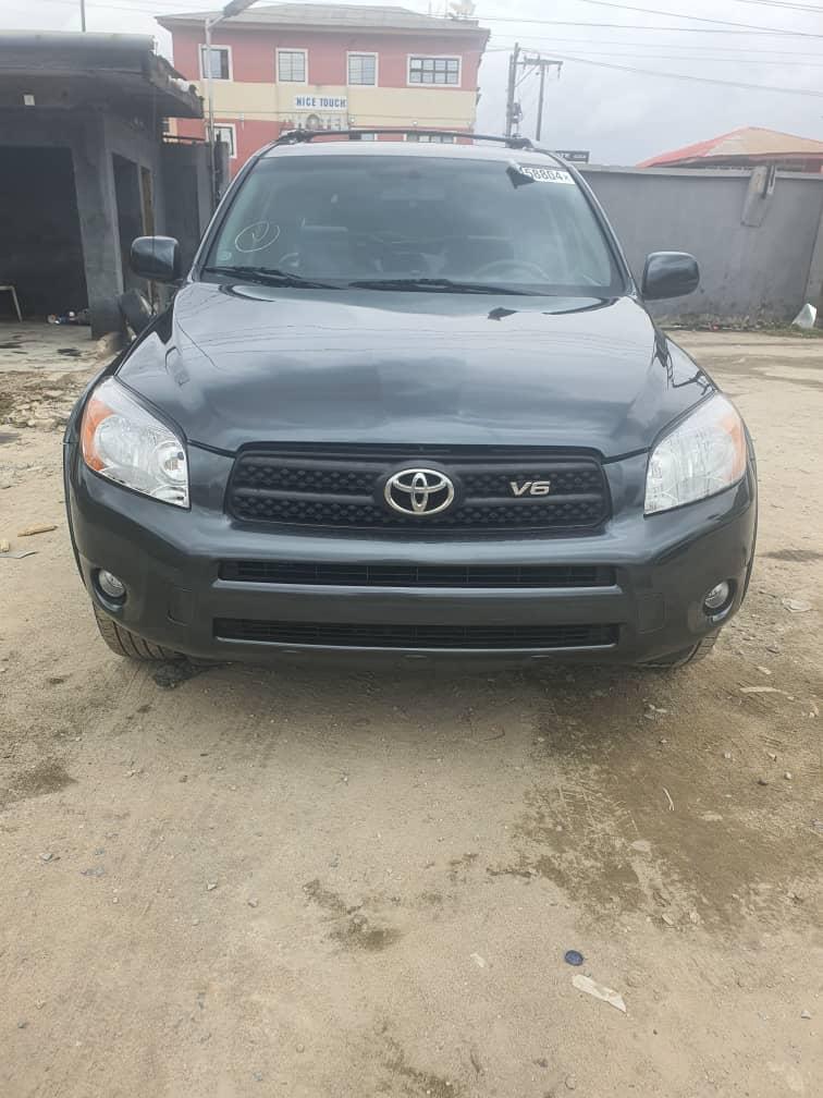 DONELLAUTOS's tweet image. Toyota RAV4 limited edition 2009 model toks very clean custom duty Price 14.5M Slightly Negotiable 
Location Mainland Lagos