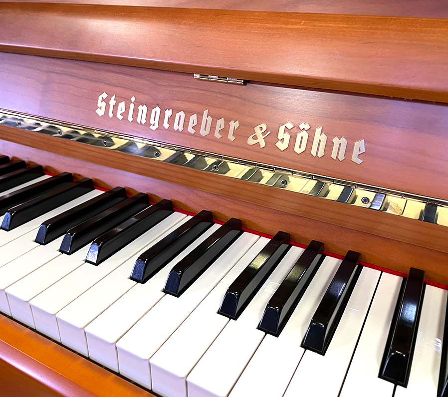importedpiano's tweet photo. 今日のピックアップピアノは、

迫力とダイナミクスを兼ね備えるピアノ。

「シュタイングレーバー 116」です。

詳しくは
https://t.co/D4eL11hC01

#シュタイングレーバー #steingraeber #ヨーロッパピアノ #輸入ピアノ #輸入ピアノジャパン #piano #importedpiano #ピアノ https://t.co/u3kGbxBGKq