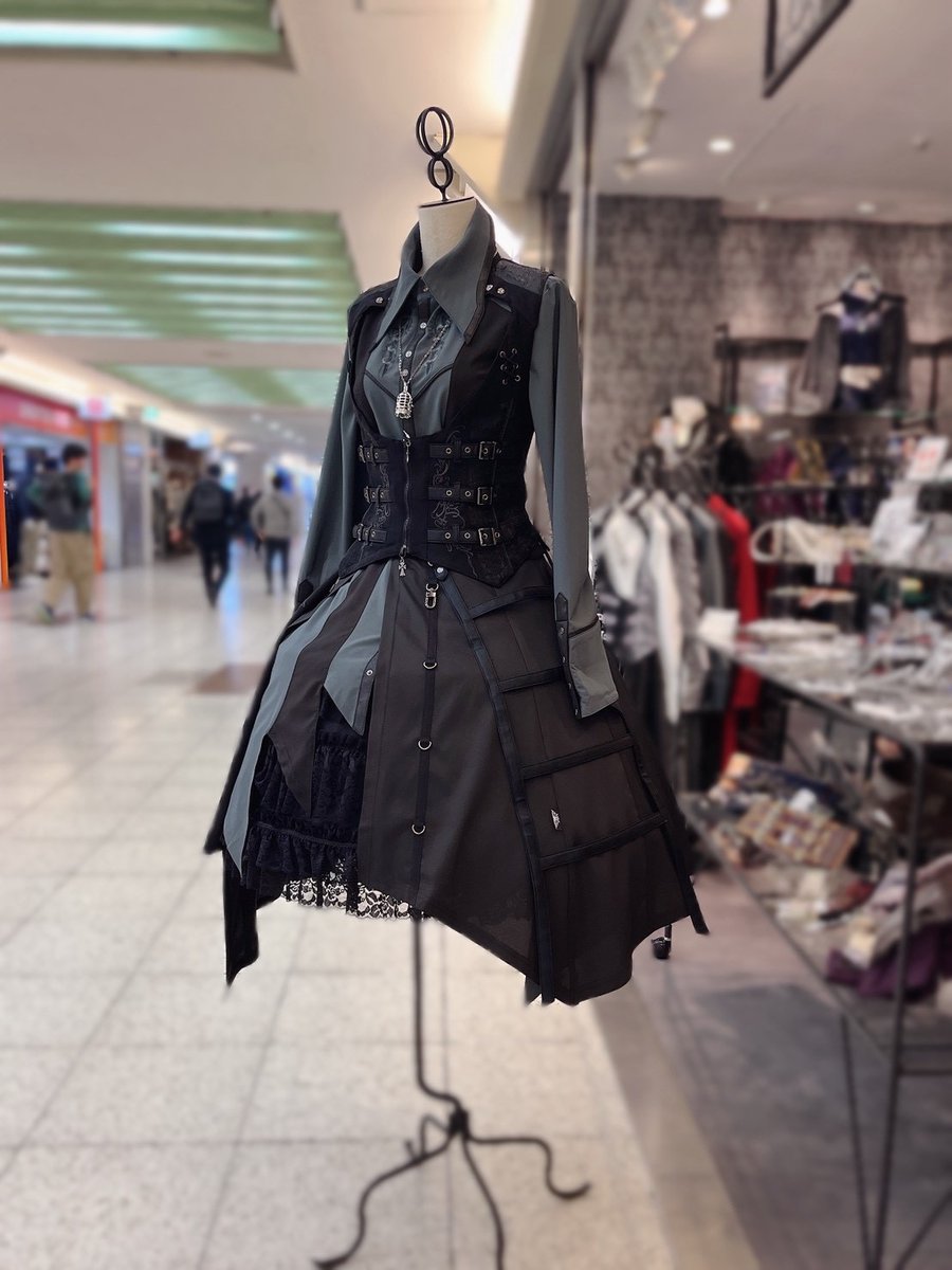 最終値下げ！【OZZ ONESTE】美品 希少デザイン中綿入りロングコート 黒 OZZ ONESTE / コート｜Yahoo!フリマ（旧PayPayフリマ）