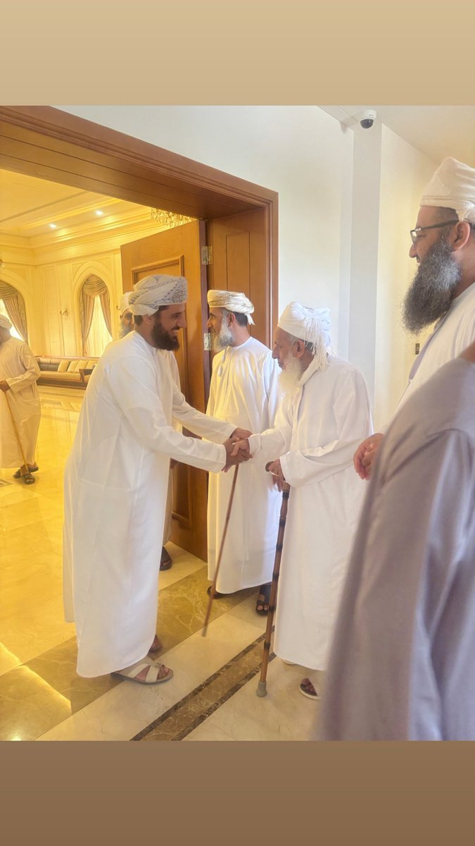 HAlweheibi's tweet photo. غزاويٌّ يسألُ سماحةَ #الشيخ_أحمد_الخليلي حفظَهُ اللهُ عنِ استشفافٍ قرآنيٍّ لأحدِ العلماءِ بأنَّ 

#الكيان_الصهيوني سيزولُ في عامِ 2027..

فأجابَهُ الشيخُ بكلِّ تفاؤلٍ:

“عسى أن يكونَ قبلَ ذلكَ” https://t.co/r3QpdqVN7D