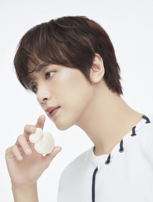 #HAECHANxNAMING glowy heart lip tint collection (dark couverture) will be released on november 10! 🐻🍒

shades:
warm tones - teddy, sol
cool tones - tasty, bear

so excited!! i’ll open a PH GO 🤩 

i swear guys ALL NAMING LIP TINTS ARE MUST-HAVES (as a lip tint/gloss lover