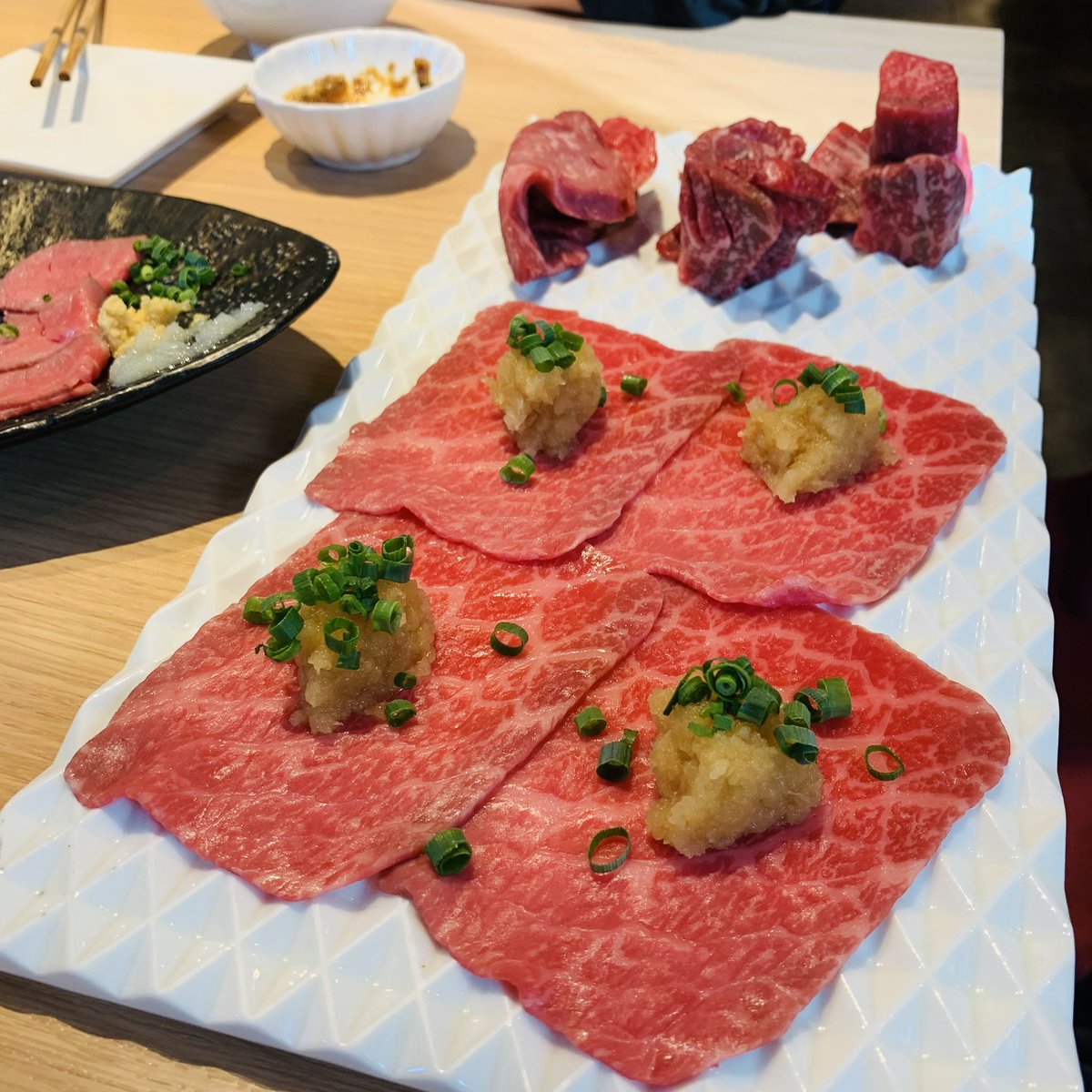 saepiiin's tweet photo. 熟成和牛焼肉エイジング・ビーフ 
@秋葉原

夜昼夜って焼肉食べた時の昼の部です https://t.co/f08ztJBjQR