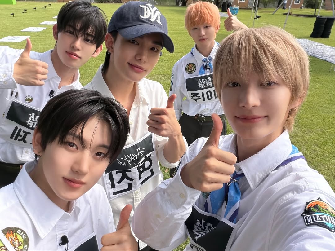 donghrwa's tweet photo. We met Stray Kids sunbaenim as well! 😆 https://t.co/M4HumrRvwi