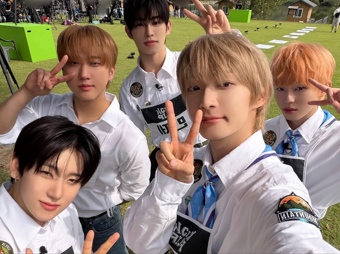 donghrwa's tweet photo. We met Stray Kids sunbaenim as well! 😆 https://t.co/M4HumrRvwi