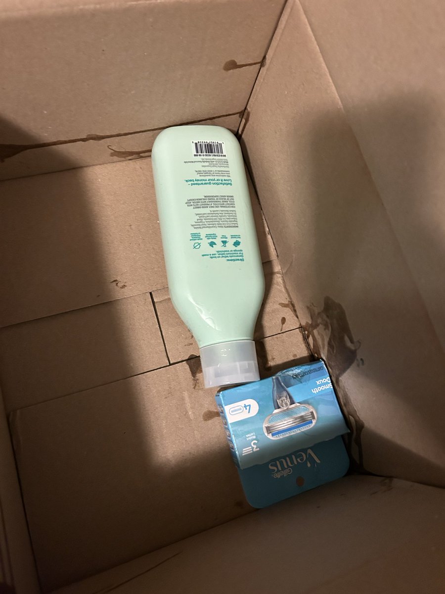 LIWE88's tweet photo. Hey @Target, your employees don’t know how to package orders correctly, so now I have body wash over everything else I ordered. And there is no easy way to report a complaint on your app. 😠😡 https://t.co/sVycwWXmQF