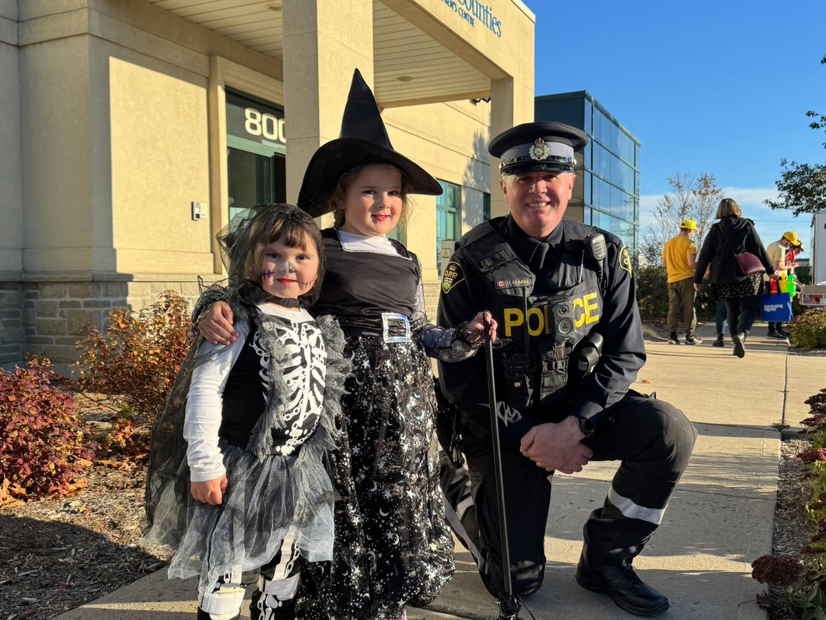 OPP_CR's tweet photo. #NthldOPP at 'All-o-ween' in Cobourg!

Northumberland OPP was delighted to join Five Counties Children's Centre for their 2nd annual #alloween event in @TownofCobourg  for an inclusive trick-or-treating experience for children, families, and the community.

We were proud to take part alongside our partners from Cobourg Police Service and the Lions Club of Cobourg, helping create a safe and welcoming space filled with costumes, candy, and community spirit.

A heartfelt thank you to all the staff, volunteers, and families who made this event such a success. We’re already looking forward to next year! ^jc