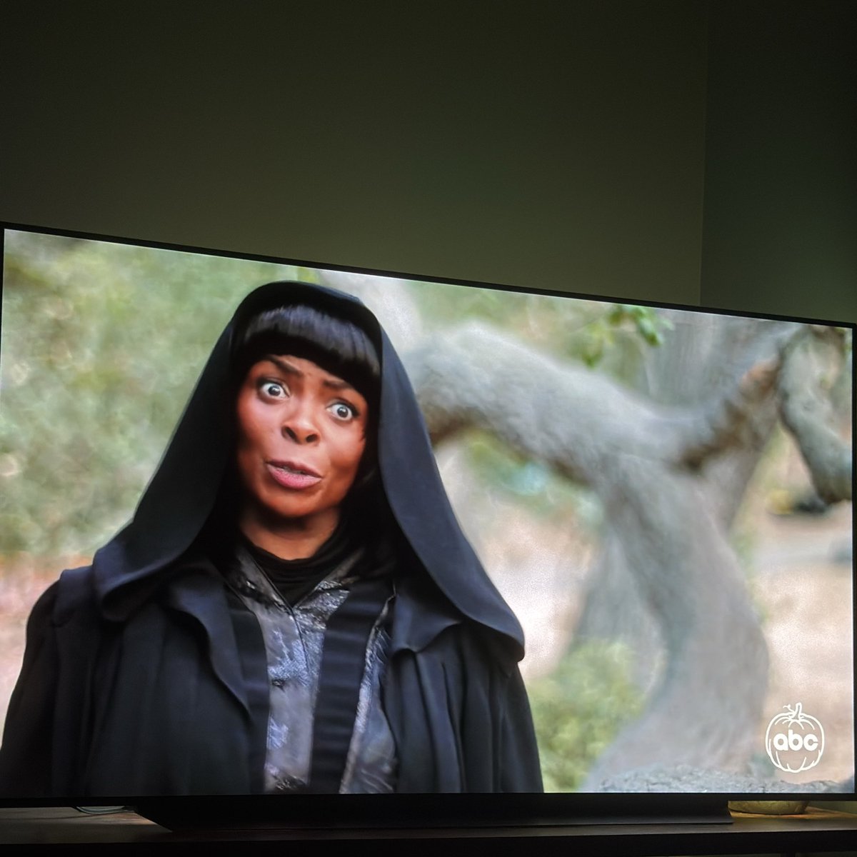 dcsteve5's tweet image. Ava doing DARTH MA has me howling rn #AbbottElementary