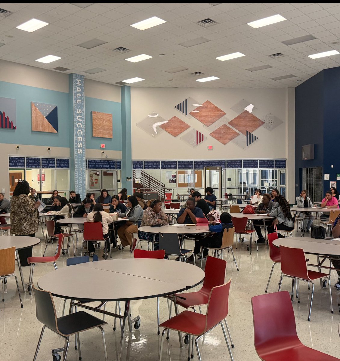 Hall_AISD's tweet photo. 🎓 Exciting news, Knights! We hosted our first Early Grad informational session for those interested early graduation! 💫 If you missed it, don’t worry — contact us to learn how YOU can cross the stage sooner! #earlygraduation #HSAKnights #SeeSuccess https://t.co/PZQ0vyxkik