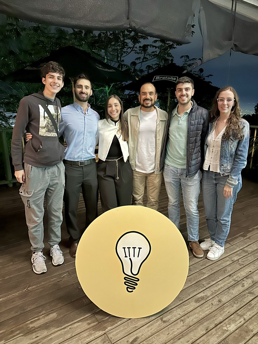 Así fue el primer Thinkglao en Colombia.
¡70 personas! 
Pensamiento profundo, diálogo, amistad y 🍕

El primero de muchos con el sello de
 <a href="/itstime_tothink/">IT'S TIME TO THINK</a> 🇨🇴

#Reel 
instagram.com/reel/DQKN9Q1DU…