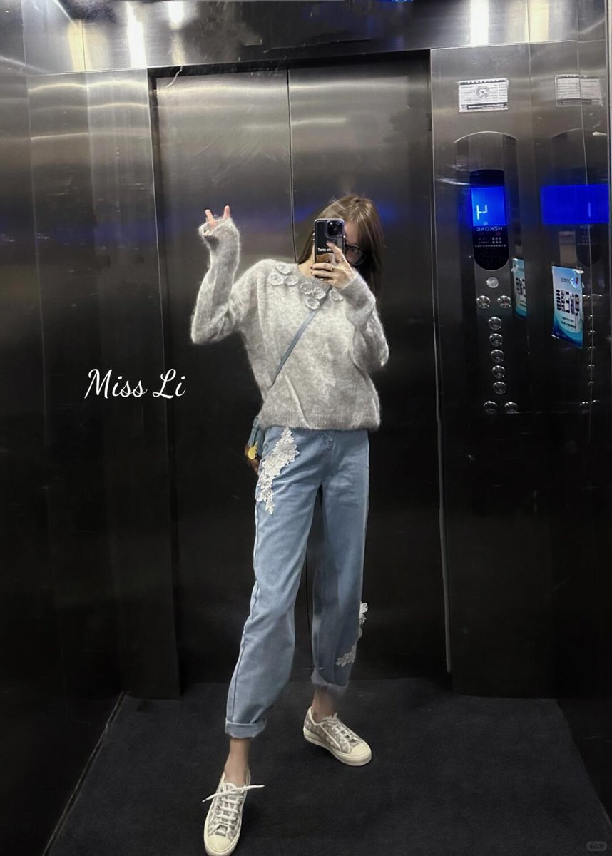 xiaoxiaohuahua2's tweet image. #WhatToWearToday #OOTD #DailyOutfit #OfficeWear #Sweater
A cozy grey sweater, who could resist?
Girls, no need to ask anymore
Just head to the product notes
Comfy, comfy, comfy 🥰