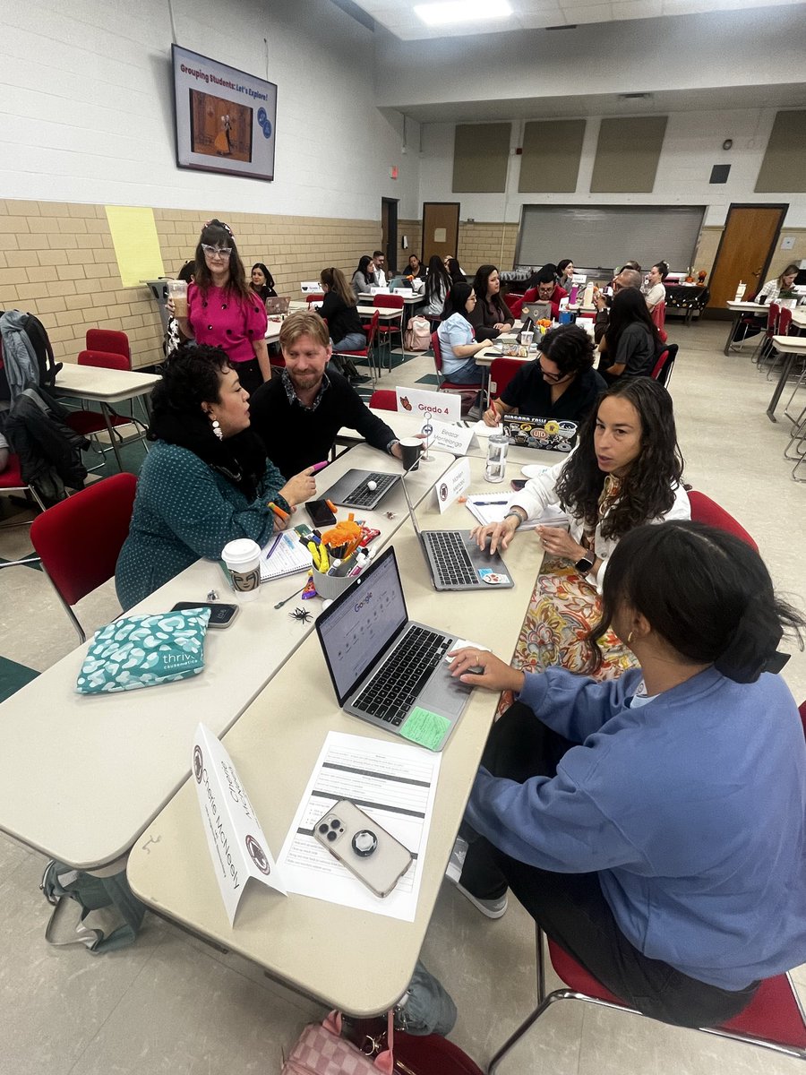 RISDMET's tweet image. Our DL educators came together for a day of collaboration and growth focused on strengthening small group instruction. We highlighted effective strategies to support biliteracy,   encourage academic conversations, and enhance TELPAS readiness. ✨Gracias educadores bilingües🙏