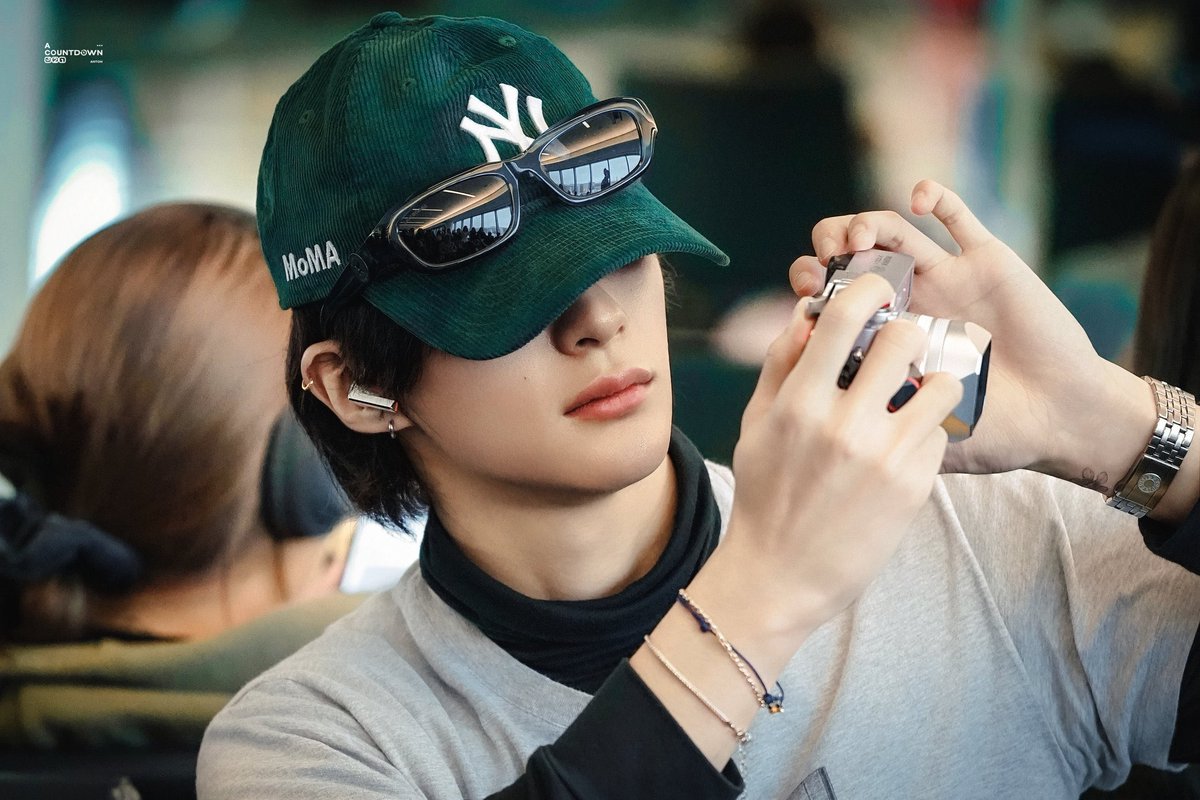 wontonaegi's tweet photo. OH ANTON TATTOO IS SO COOL HE'S SO COOL https://t.co/qsO8ufYLAY