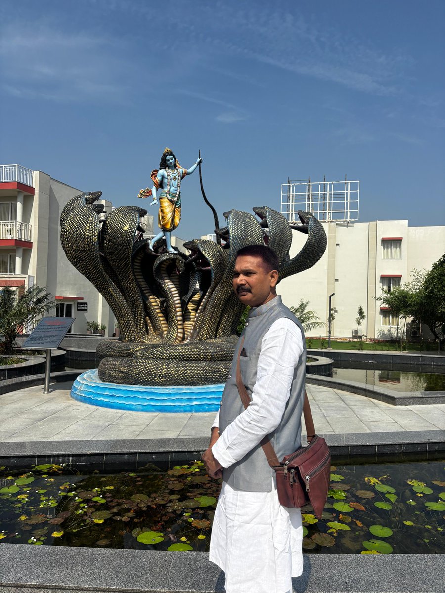 ॐ कृष्णाय  वासुदेवाय हरये  परमात्मने। 
प्रणत: क्लेशनाशाय गोविंदाय नमो नमः।।
ॐ नमो भगवते वासुदेवाय नमः 🙏
जय श्री हरि नारायण 🙏💐💐💐
शुभ प्रभात वंदन 🙏☕👈🥀🥀