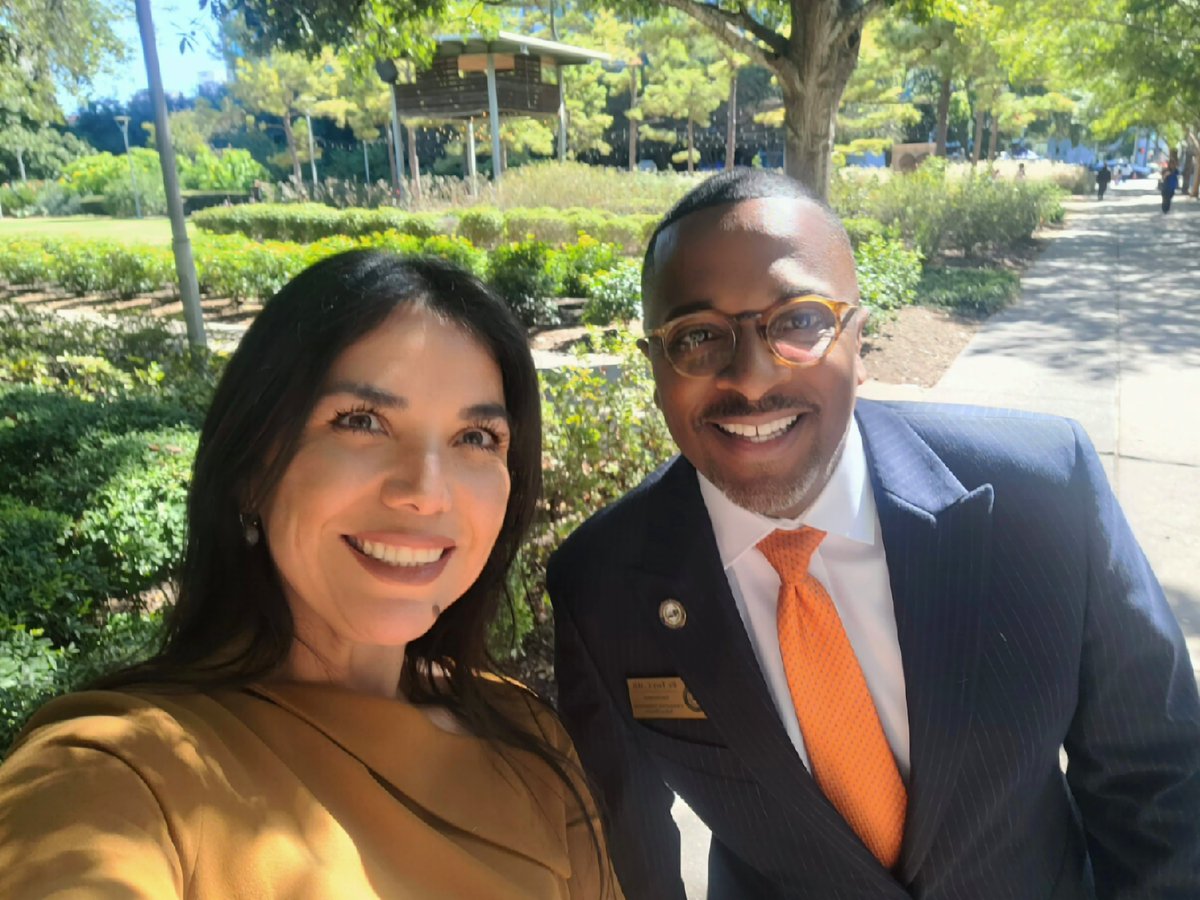 MrsAlanis1's tweet photo. Working together to make Houston a national leader in education at the @GoodReasonHou Connected luncheon. https://t.co/4baysBrCal