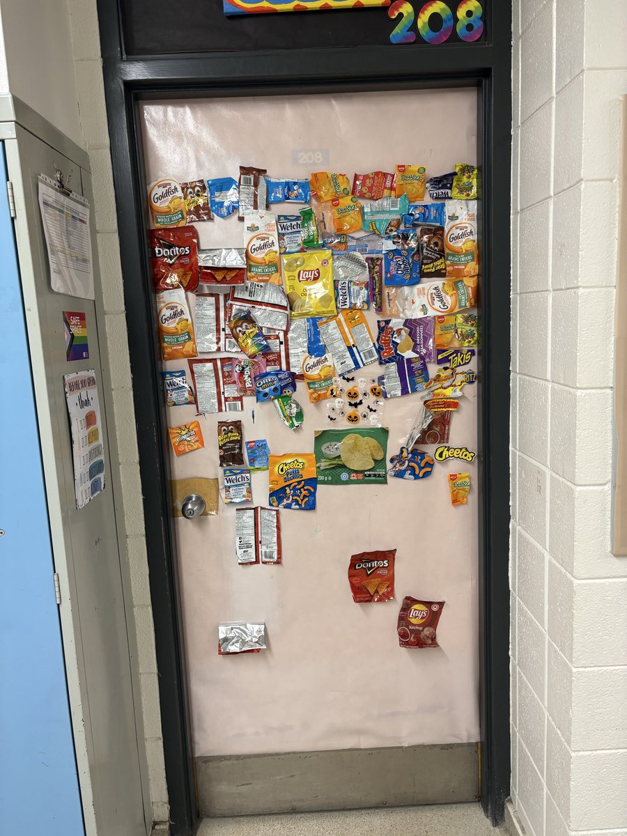 StBrigidOCSB's tweet photo. Lots eco-friendly Halloween door decoration! Stay tuned for Friday! #ocsb #ocsbBecreative https://t.co/3OJmDiHZQW