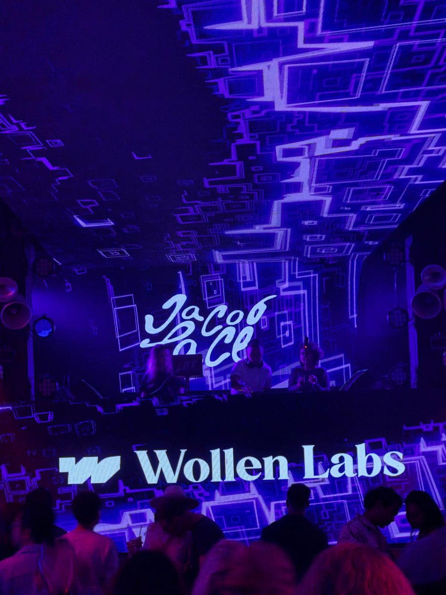 PagellaFranco's tweet image. Been a few weeks but wanted to show the Closing Party we threw to wrap up #SFTechWeek. When most events feel the same, it takes a little shaking things up.

We booked the sickest venue in SF and forbid exchanging LinkedIns. Here&apos;s a sneak peak: