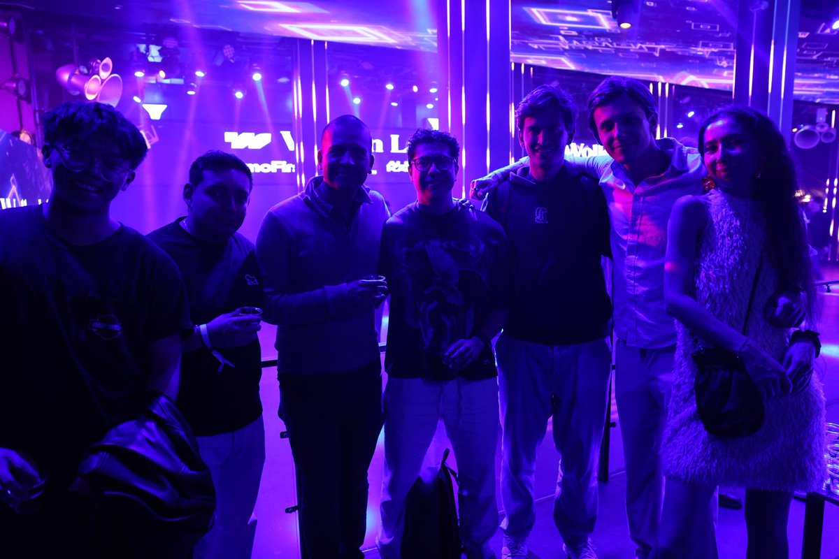 PagellaFranco's tweet image. Been a few weeks but wanted to show the Closing Party we threw to wrap up #SFTechWeek. When most events feel the same, it takes a little shaking things up.

We booked the sickest venue in SF and forbid exchanging LinkedIns. Here&apos;s a sneak peak: