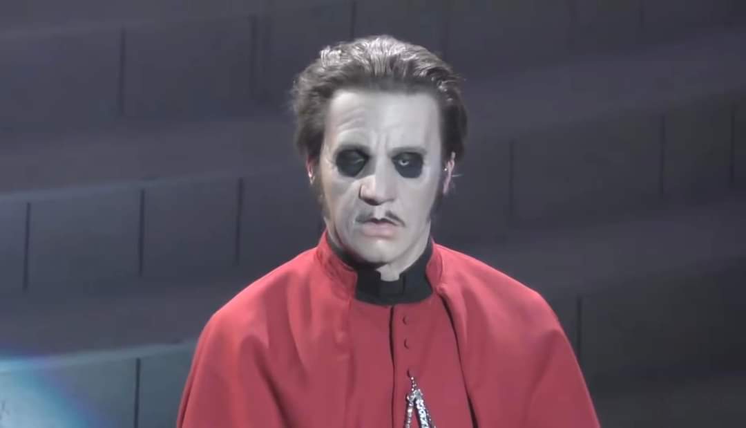 Cardi/papa emeritus IV/Boxer Event tweet media