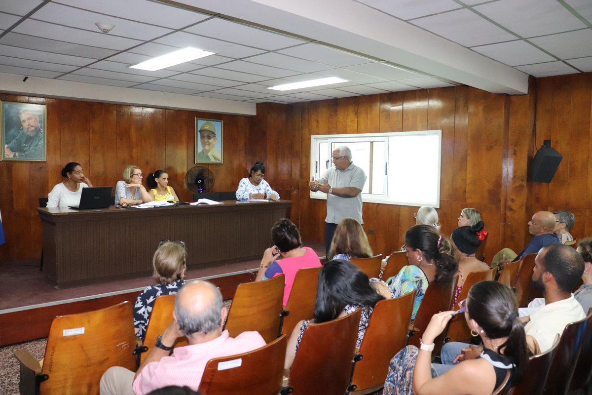 #Hoy análisis de propuesta de Presupuesto 2026 con el colectivo <a href="/Minjus_Cuba/">Ministerio de Justicia de la República de Cuba</a>. Abordamos las garantías de  salarios, transformación digital y mejoras de condiciones de trabajo. También intercambiamos sobre impacto del Huracán Melissa y la victoria de Cuba contra el Bloqueo de EUA