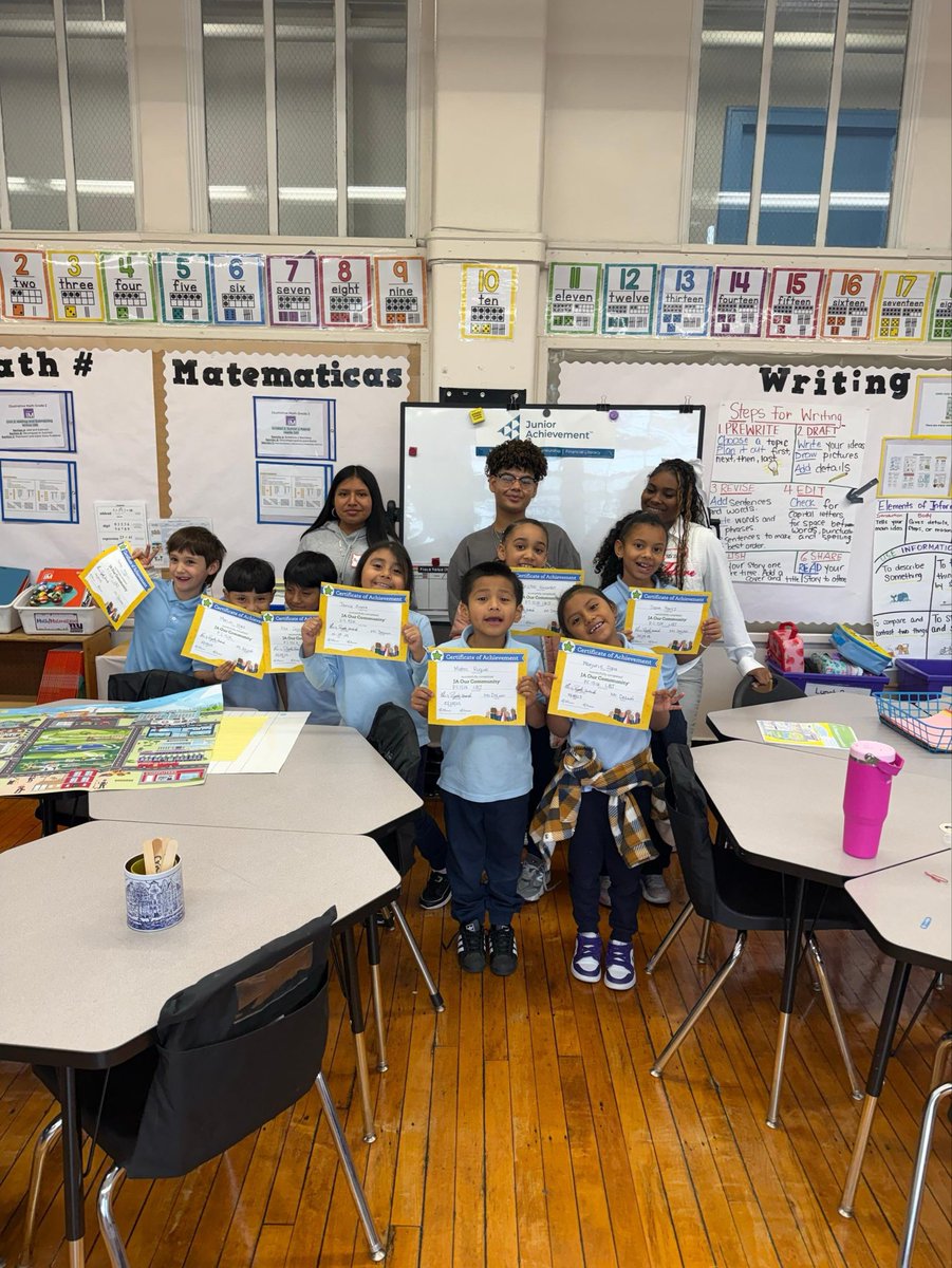 32K151's tweet photo. Junior Achievement Day! 
Students learning about financial literacy 💰 thank you @AELNYC students for teaching our K-2 students! https://t.co/1fNNOViJ5o