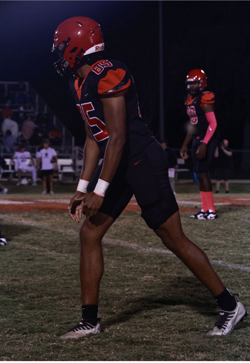 hudl.com/v/2T6f3K 
Very high motor tight end ‼️
If you take a chance on me, you won’t regret it, give my full season highlights a look