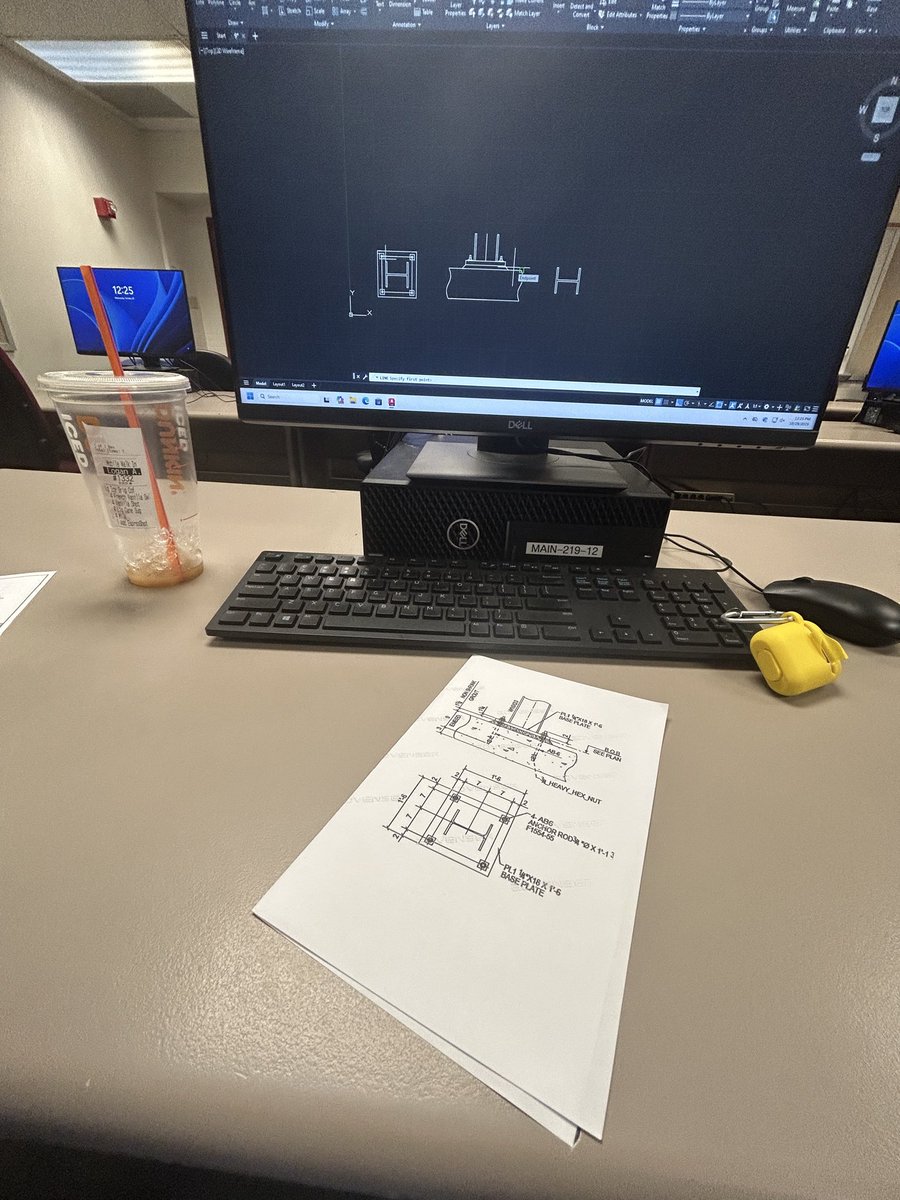 LolSights's tweet photo. Enjoying the college life https://t.co/ALTidTmT27