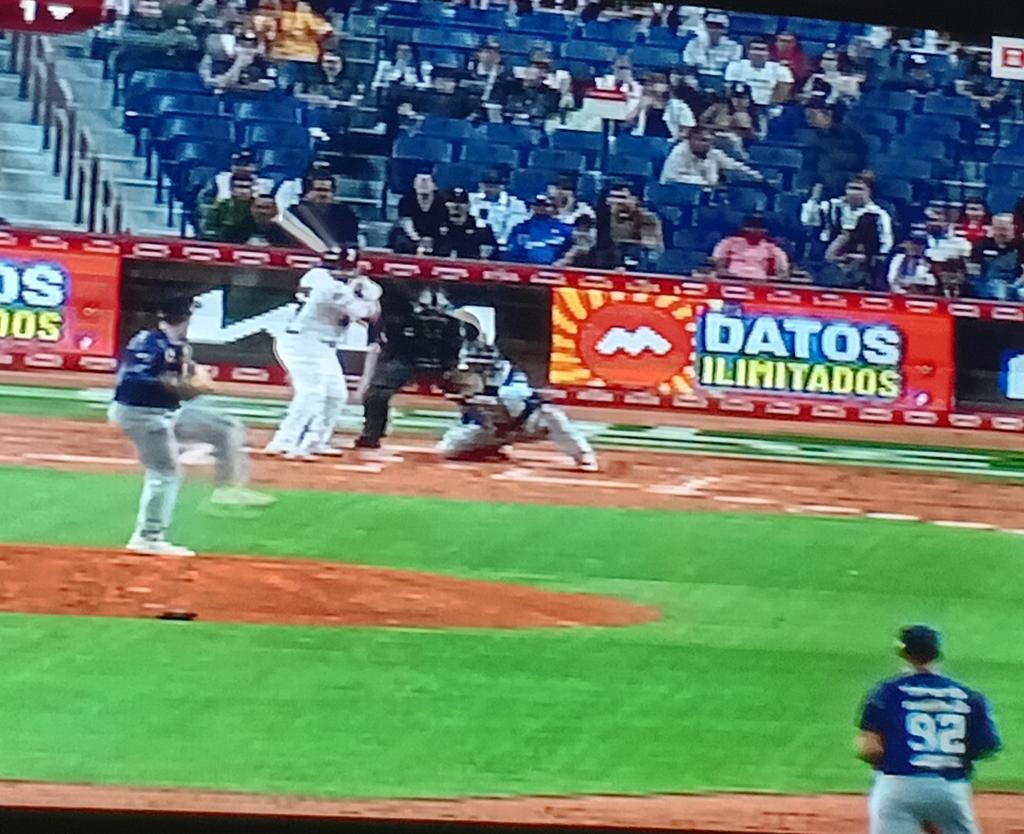 #Cojedes| Parte alta de la sexta entrada en el Monumental y el juego continúa por la mínima ganando los <a href="/Magallanes_bbc/">Magallanes BBC ⚓️⚾️</a> sobre su eterno rival los <a href="/leones_cbbc/">Leones del Caracas</a>. #oct29 <a href="/ClaroyRaspao3/">Claro y Raspao</a> <a href="/RosedelCampo/">Rosedel Campo</a> <a href="/joseluismonroy/">jose luis monroy</a> <a href="/YulisbethYrigo3/">YulisbethYrigoyen</a> <a href="/juancavillegas/">juan carlos villegas</a> <a href="/franklinguitten/">Franklin Guitten</a>