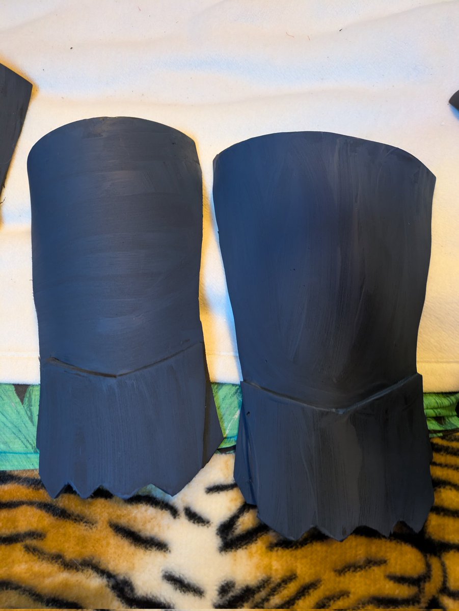 MegaLinkJoland's tweet photo. Wip in progress on hero King Marth.
Starting the bracers and working on a falcion sword . Sword commissioned from @blacksmithinggamer on Etsy.
More updates to come.
#wip #cosplaycreators #cosplay #fireemblemcosplay #fireemblem #fireemblemheroes #fireemblemheroescosplay #marth https://t.co/CC4rVcuMIh