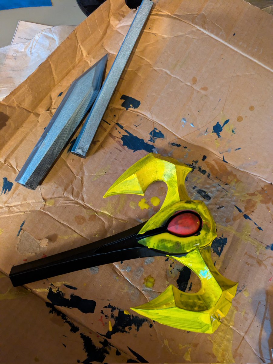 MegaLinkJoland's tweet photo. Wip in progress on hero King Marth.
Starting the bracers and working on a falcion sword . Sword commissioned from @blacksmithinggamer on Etsy.
More updates to come.
#wip #cosplaycreators #cosplay #fireemblemcosplay #fireemblem #fireemblemheroes #fireemblemheroescosplay #marth https://t.co/CC4rVcuMIh