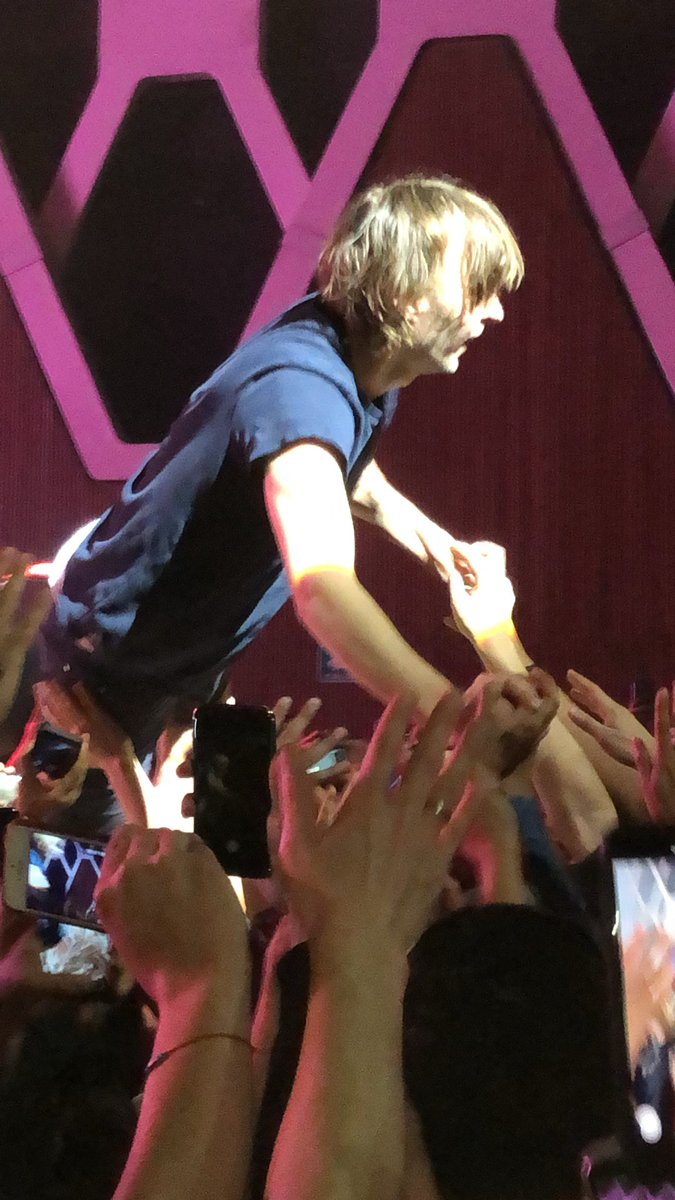 arturoPAV's tweet photo. @Corona_MX En los mejores momentos de la vida, Phoenix acompañándome… momentos épicos un 9 de mayo de 2019 en el Plaza Condesa, tan cerca de Thomas… #Corona100años #Phoenix https://t.co/6qRetUPr7a