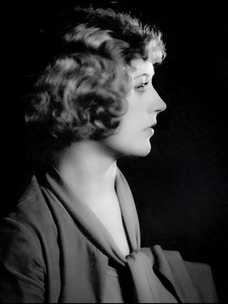 ForeverLouiseB1's tweet photo. Marion Davies in profile by Clarence Sinclair Bull, early 1930’s. https://t.co/w9jYkOu7EQ