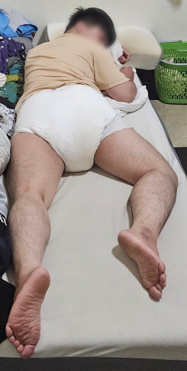 abdltgdboy160's tweet photo. 厚厚的才沒有濕濕勒🫣 #ABDL #Diaper #nappy #wet_diaper #diaperboy #adult_baby #diaper_lover https://t.co/iSic4X7Dnd