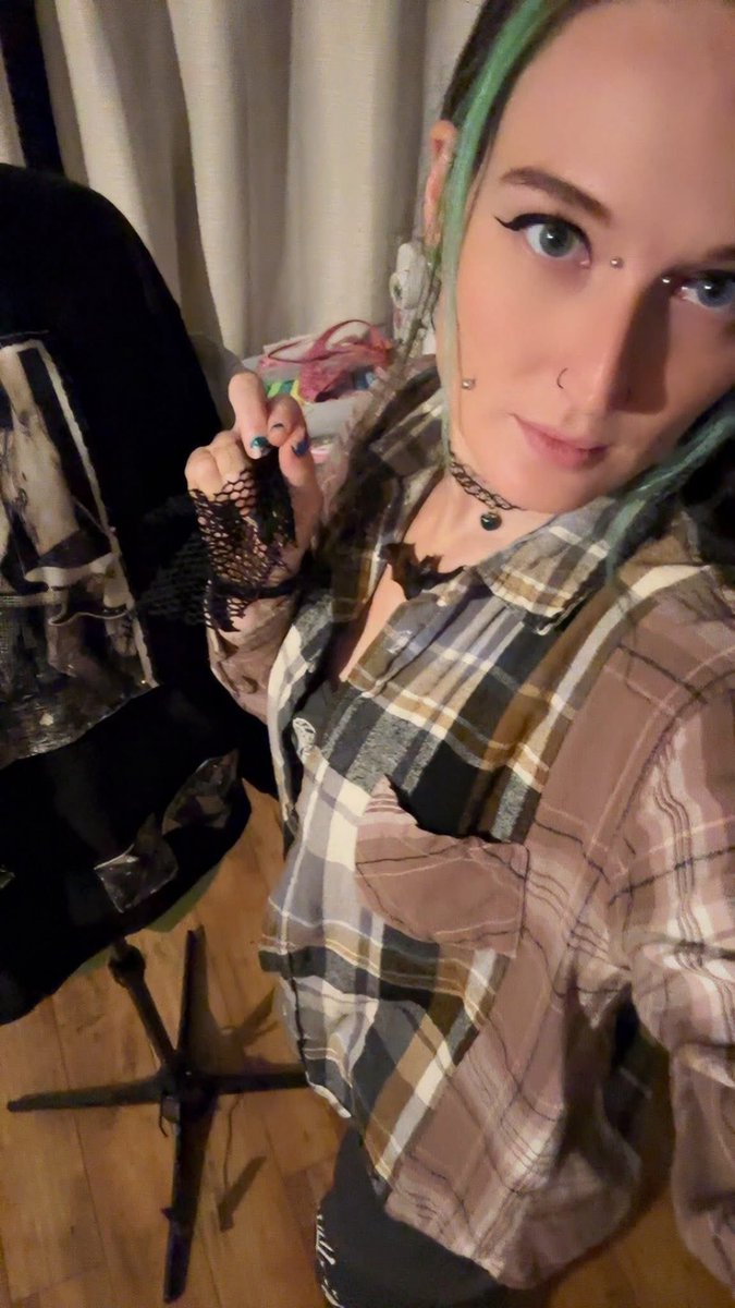 AthenaRaeCLE's tweet photo. Simp for me #findom https://t.co/J15bWfRv2H