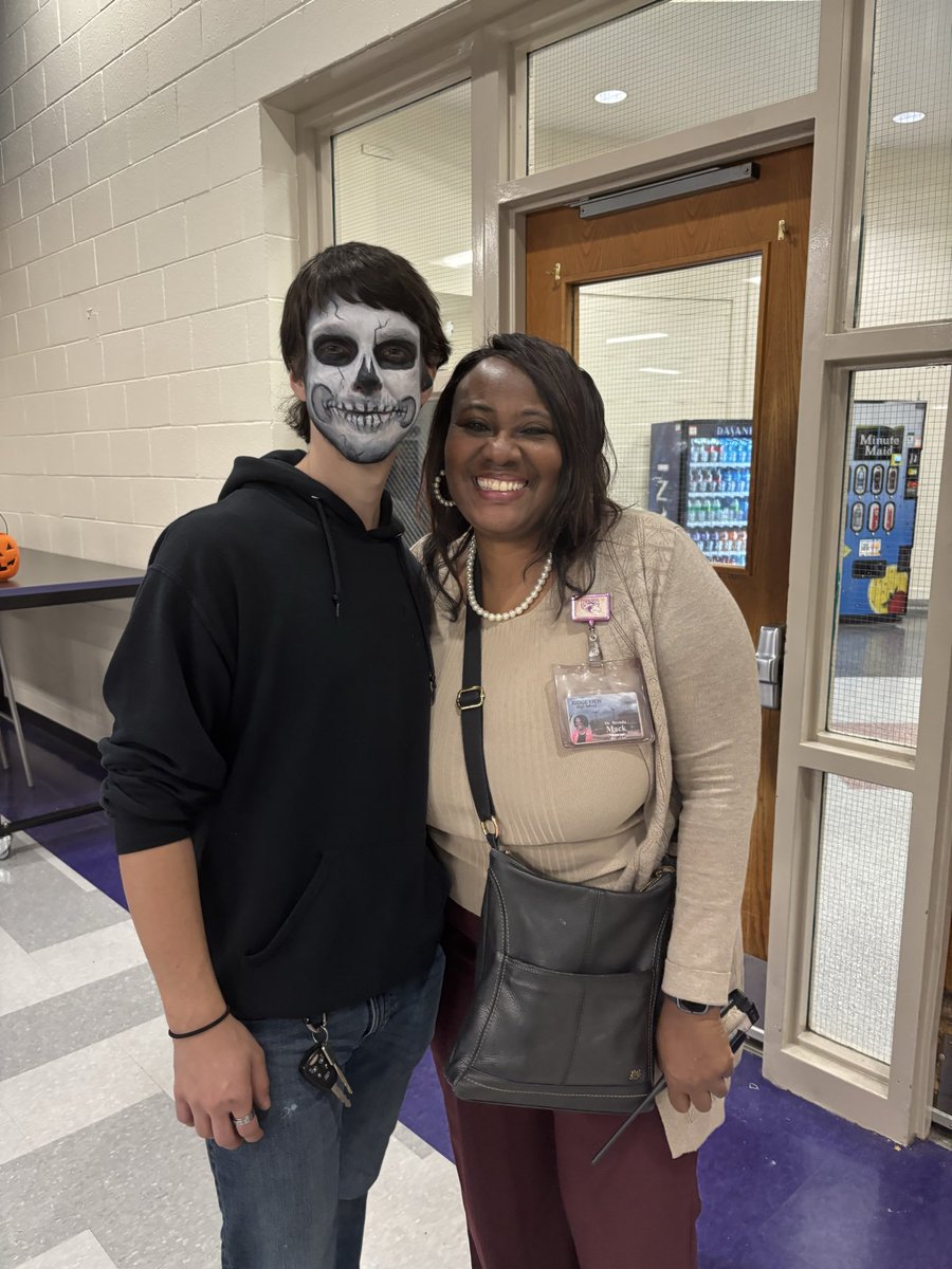rvhs's tweet photo. 🎃 Our Blazer Trunk-or-Treat was a huge success! 👻 Thank you to everyone who came out to enjoy candy, creativity, and community fun with Ridge View High School! 🍬 #BlazerPride #RidgeViewHS #TrunkOrTreat https://t.co/MFCcD0le6y