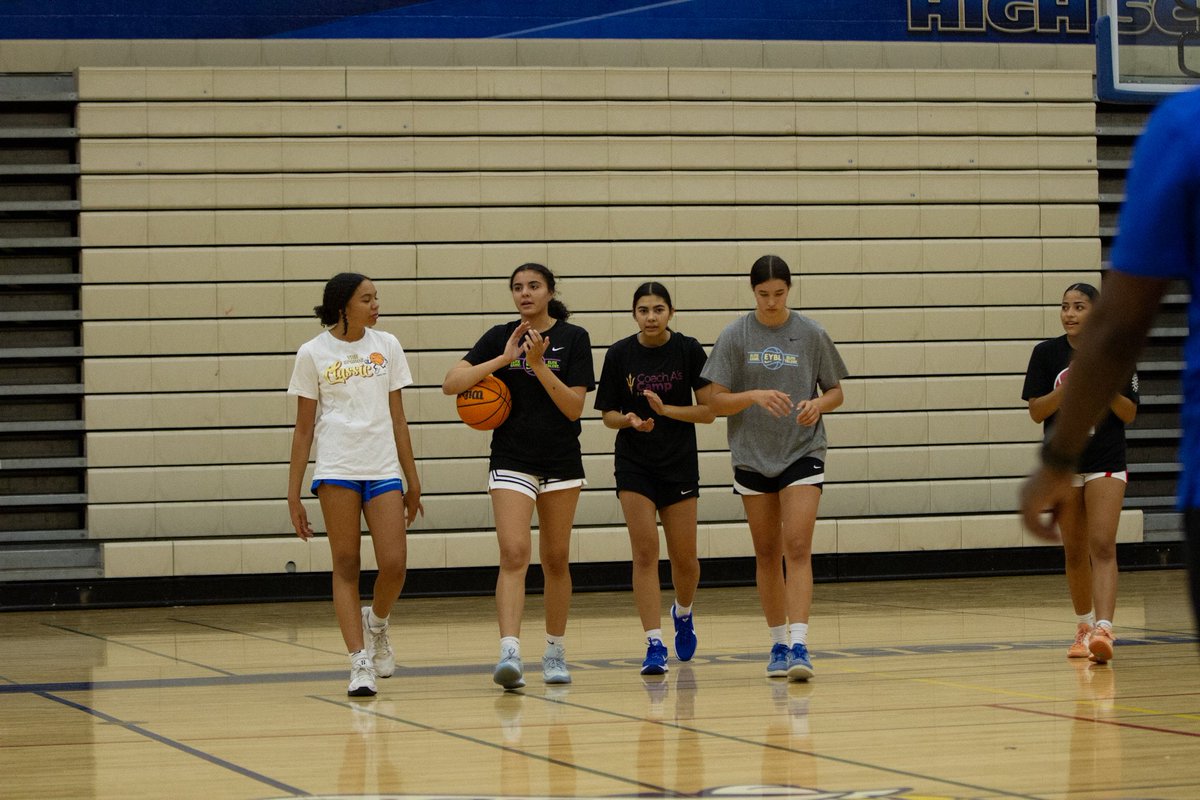 ocgbball's tweet image. Another day, Another opportunity to get better! 

Today’s focus…Straight buckets! 🪣🏀

Playing with ultimate confidence &amp;amp; having each other’s backs!

#CampWeek #TheOCWay